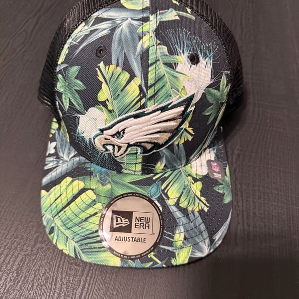 Philadelphia Eagles Tropical Leaf Pattern Hat
