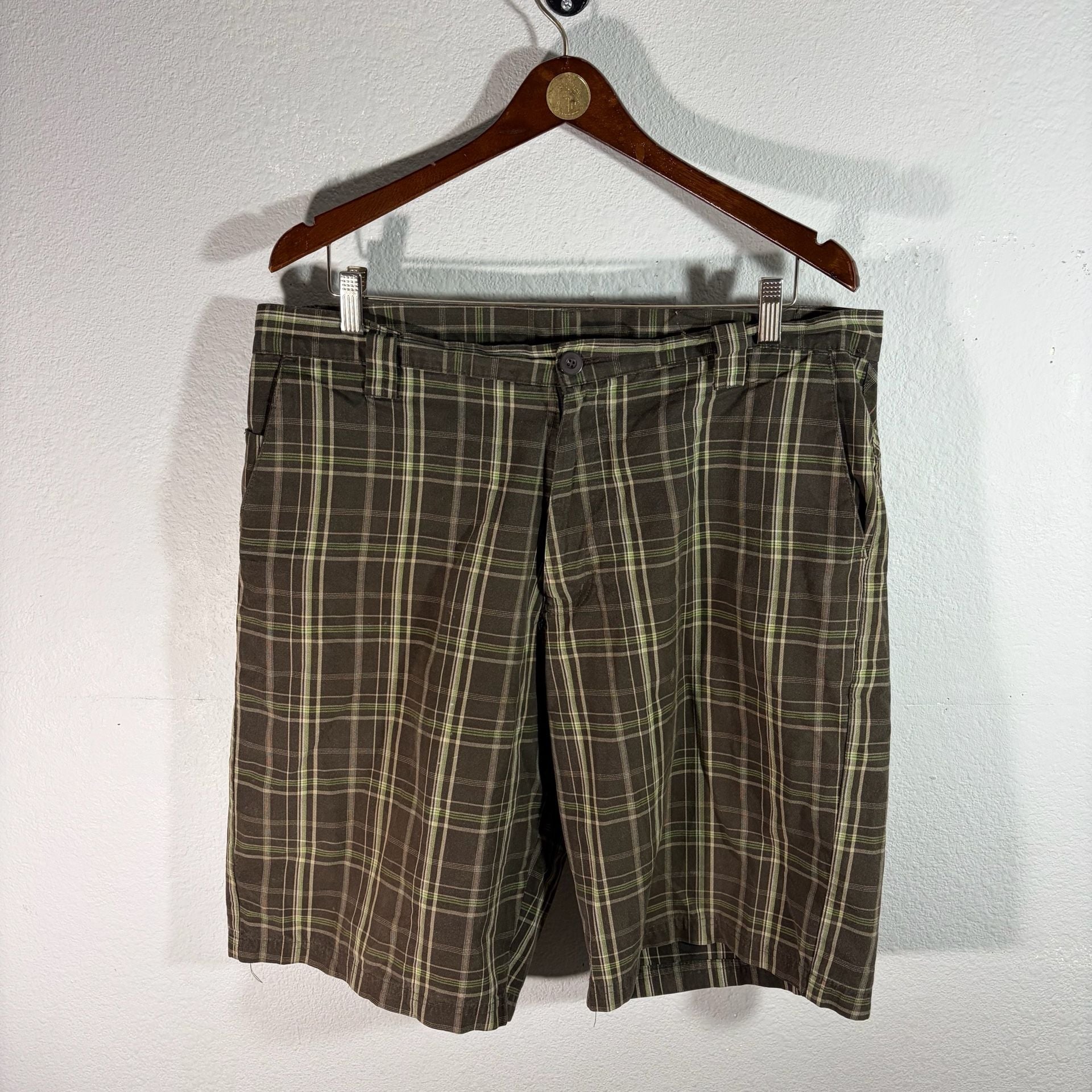 VINTAGE Y2K Burnside Plaid brown Skate Shorts 1