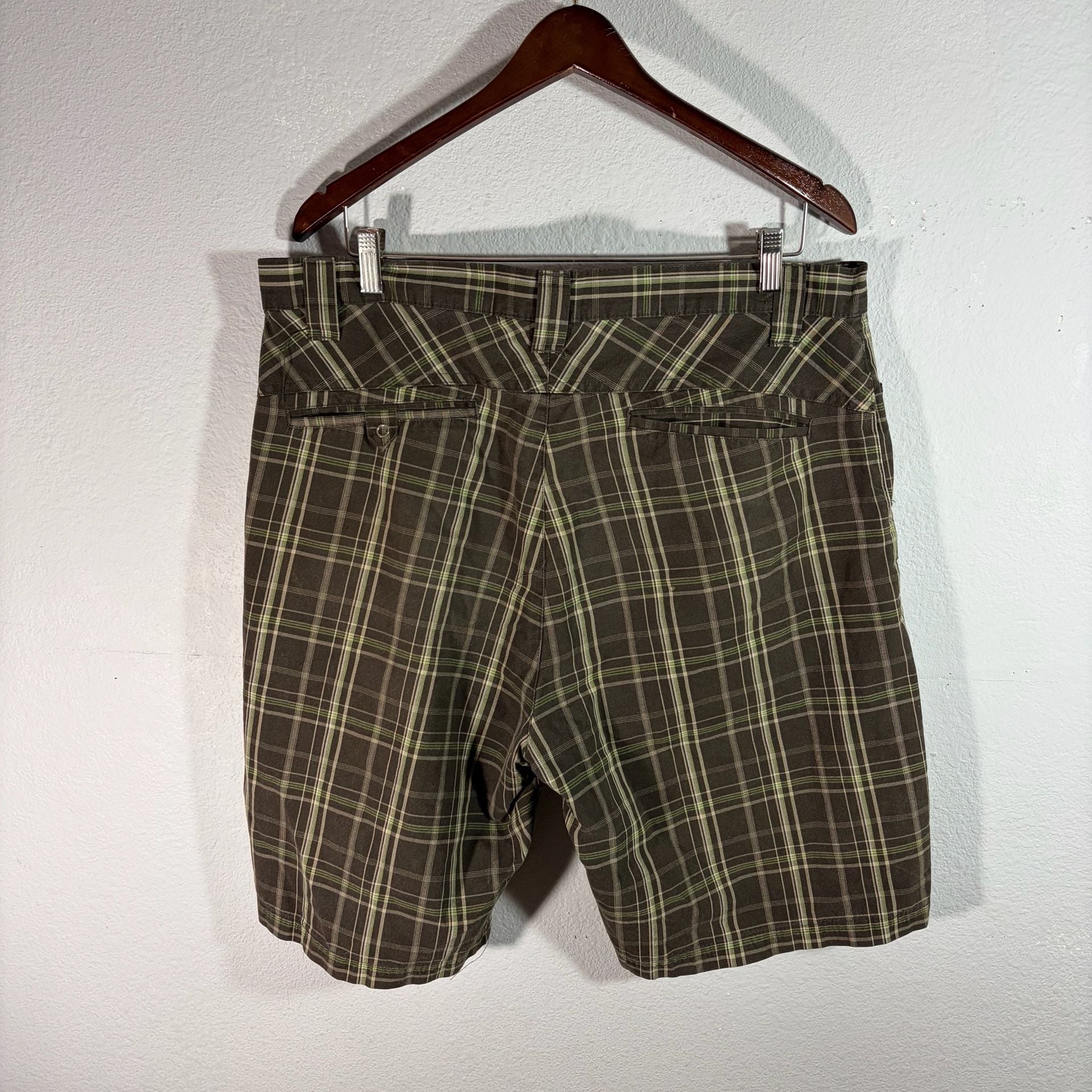 VINTAGE Y2K Burnside Plaid brown Skate Shorts 2