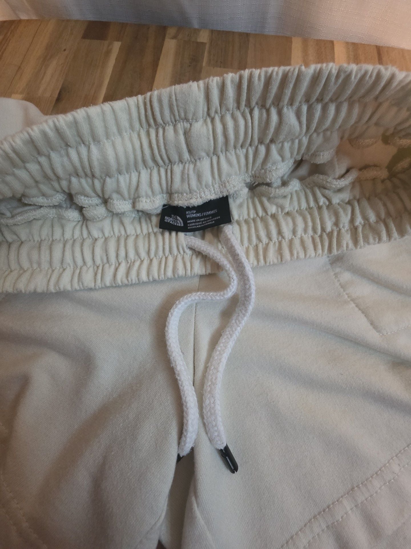 The North Face Sweat Shorts Cream Cotton 8