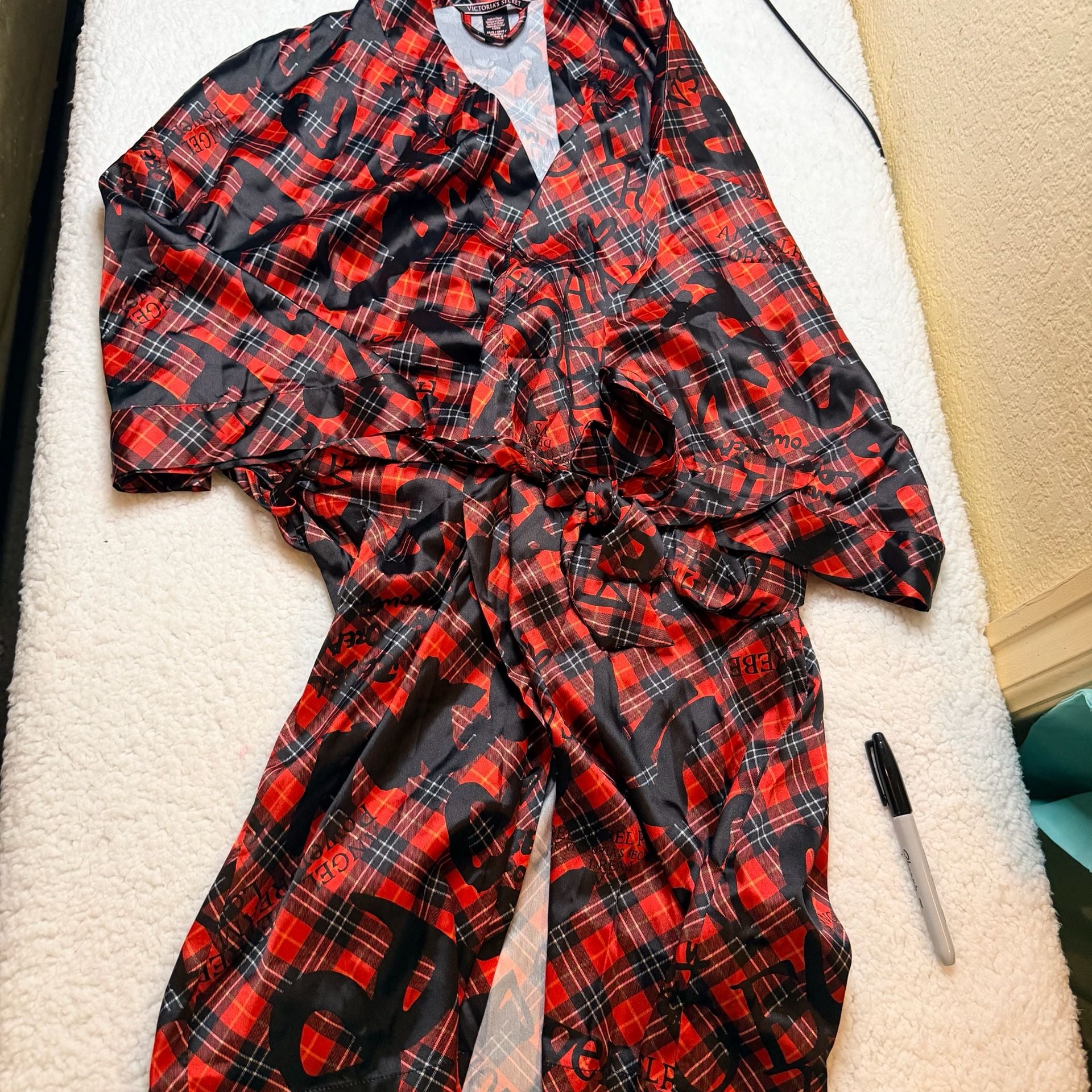 Victoria's Secret Satin Plaid Robe Size XS/S Red Black 1