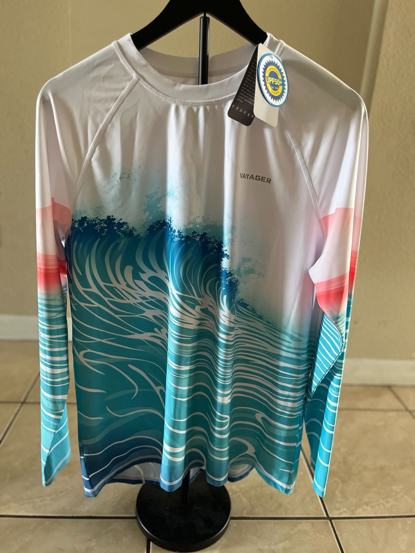 Vayager UPF 50+ Rash Guard Size L Wave Print Long Sleeve 2