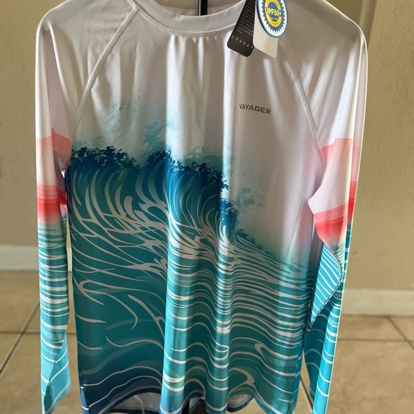 Vayager UPF 50+ Rash Guard Size L Wave Print Long Sleeve