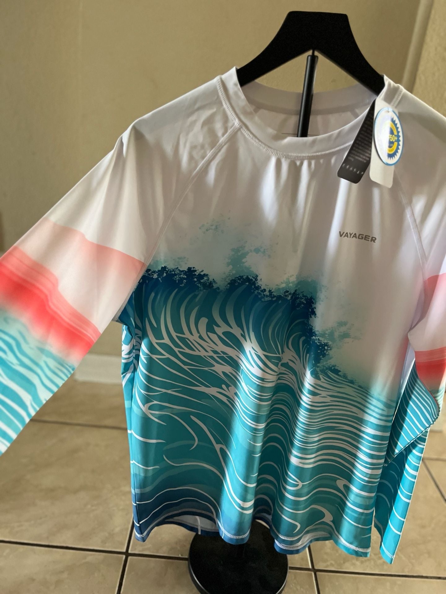 Vayager UPF 50+ Rash Guard Size L Wave Print Long Sleeve 4
