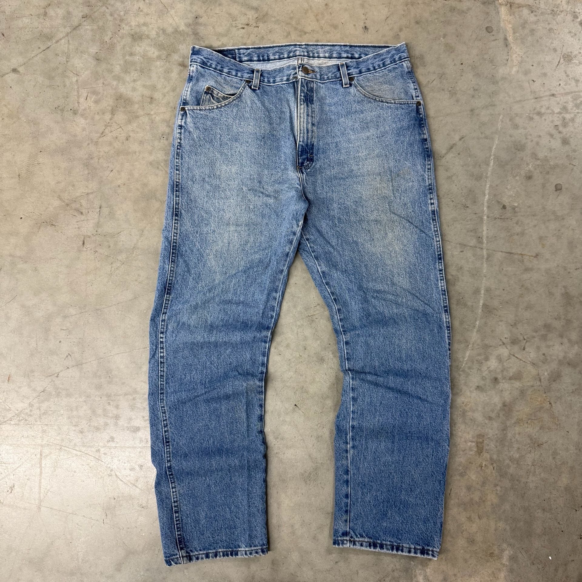 Wrangler Jeans Size 38x32 Blue Denim Regular Fit Straight Leg 2