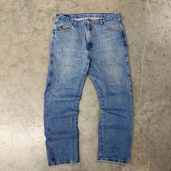Wrangler Jeans Size 38x32 Blue Denim Regular Fit Straight Leg