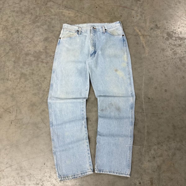 Wrangler Vintage Distressed Light Wash Jeans Size 36x32