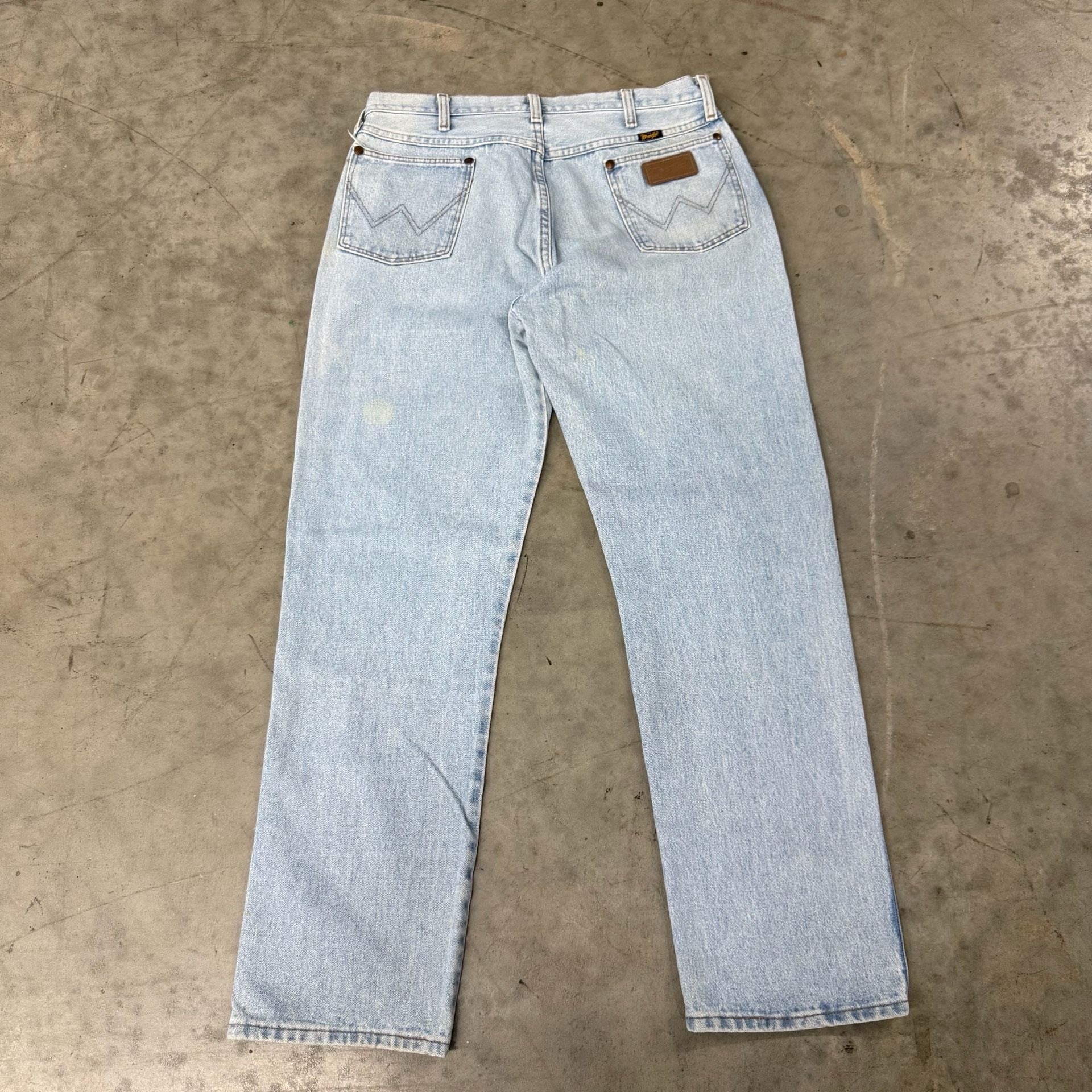 Wrangler Vintage Distressed Light Wash Jeans Size 36x32 3