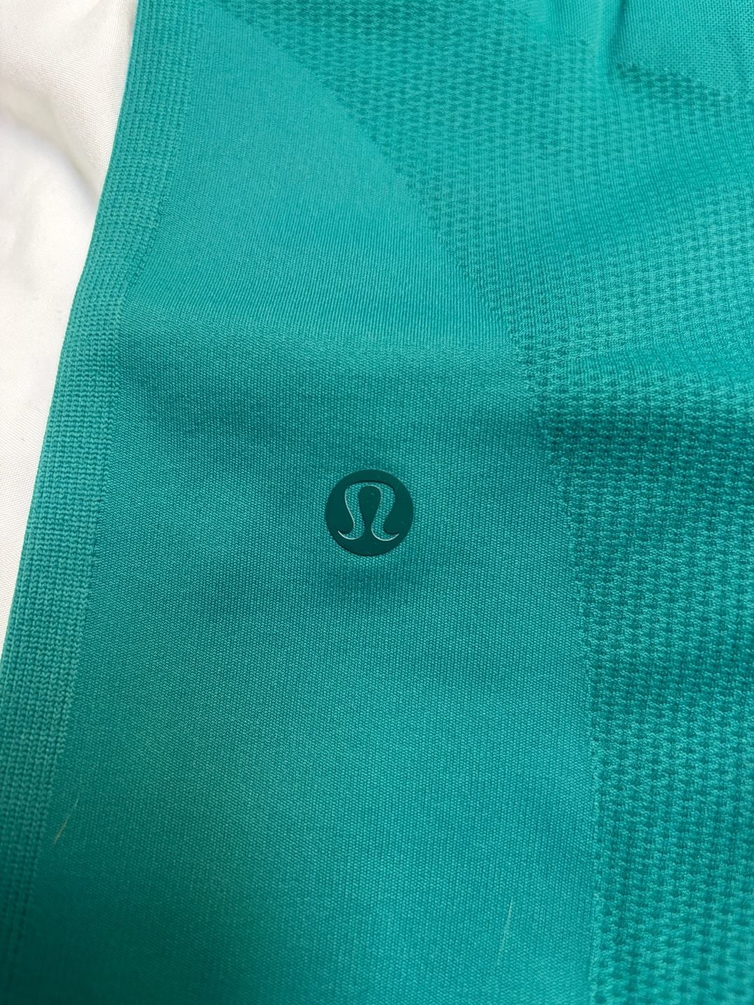 Lululemon Size 8 Green compression Leggings 7
