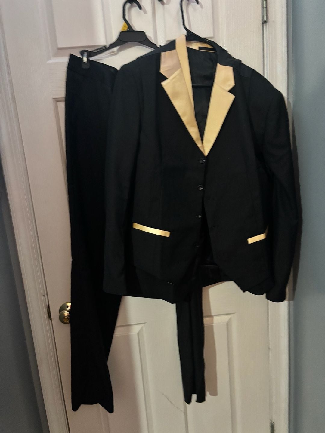 Shein Men's Black And Gold Shawl Lapel Suit Jacket Vest And Pants 1