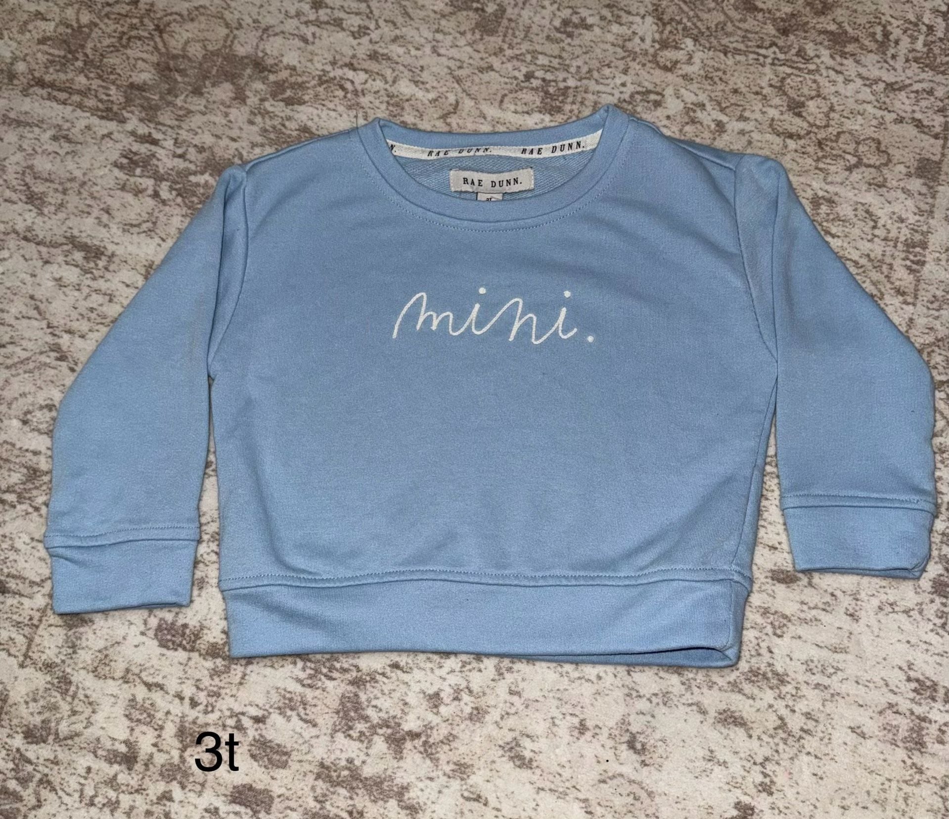 Size 3t
Rae Dunn Mini Sweatshirt 2