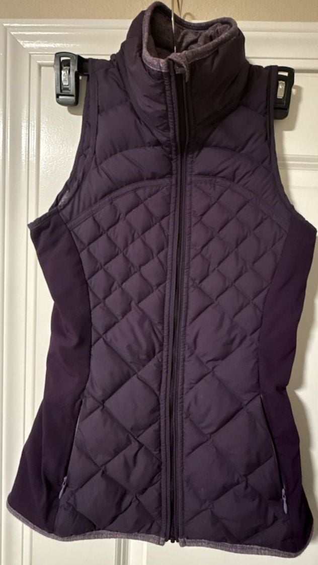 Lululemon Fluff Off Vest Size 4 Purple Down Quilted Full Zip 2