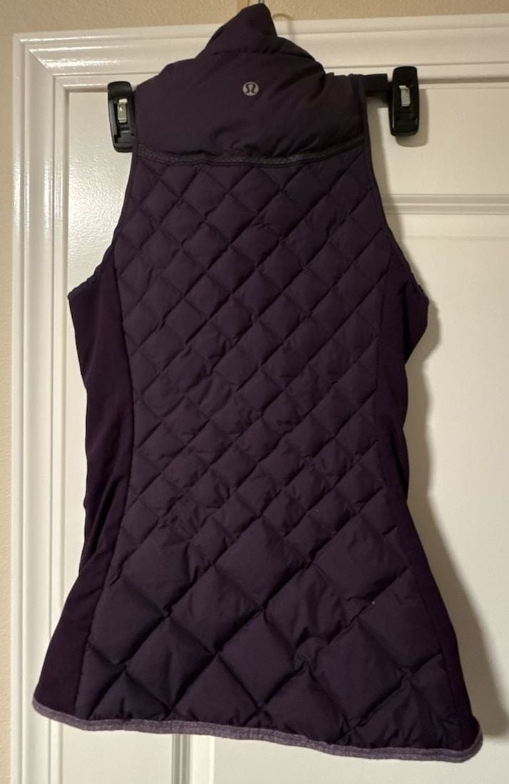 Lululemon Fluff Off Vest Size 4 Purple Down Quilted Full Zip 3