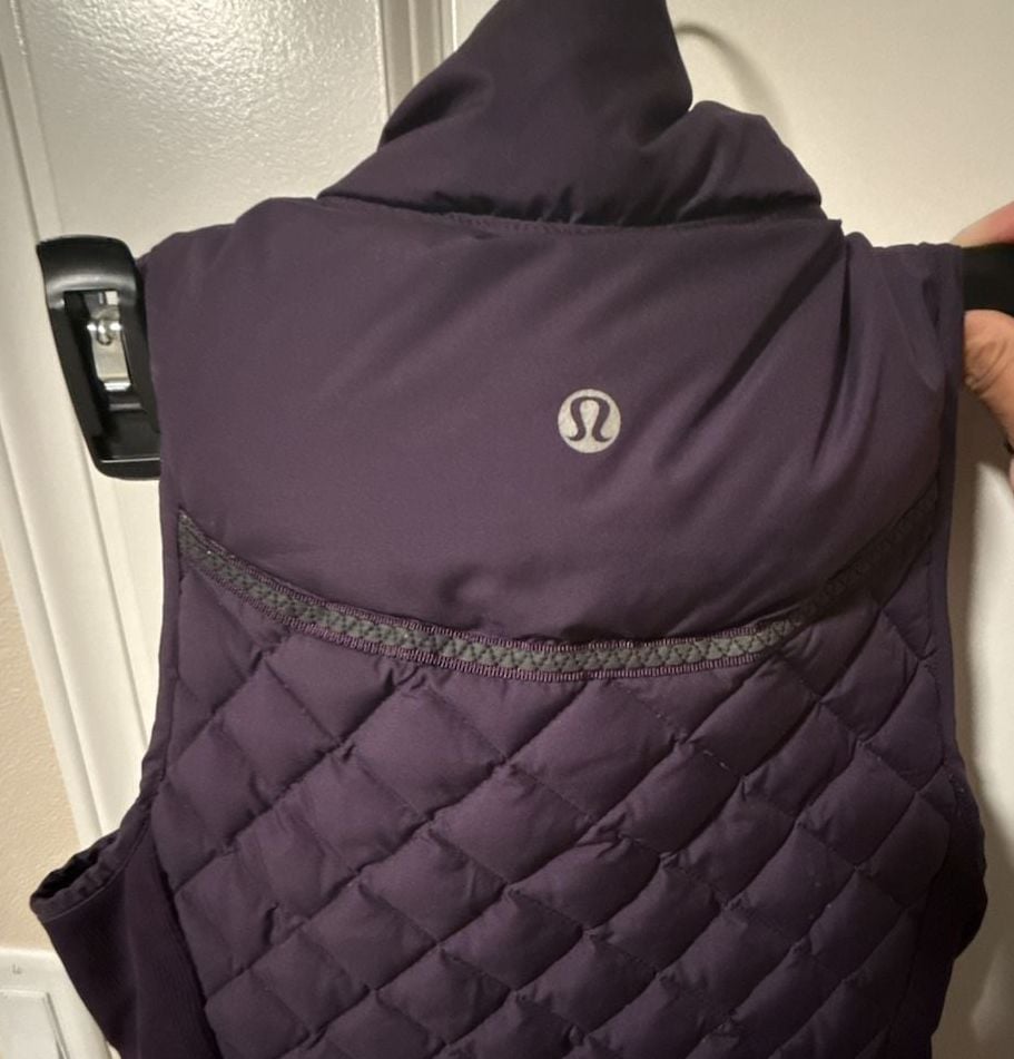 Lululemon Fluff Off Vest Size 4 Purple Down Quilted Full Zip 4