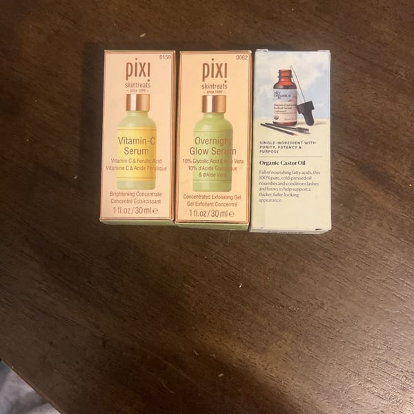 2 Pixi skintreats & organic castor oil