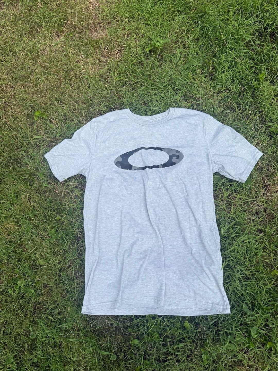 Oakley Gray Hydrofree Regular Fit Short Sleeve T-Shirt with Camo Ellipse Logo 3