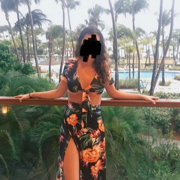 Women's Floral 2 Piece Set Size S - super sexy & tropical. Worn 1 time