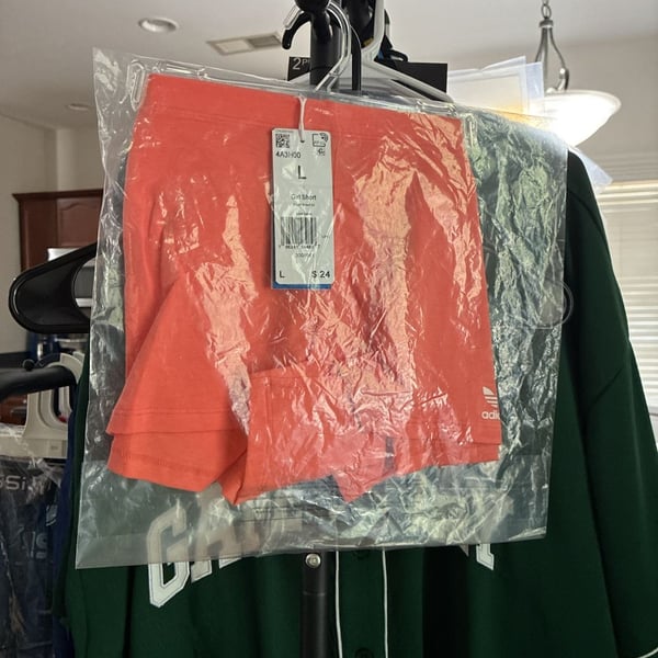 Adidas Originals Girl Short Size L Coral