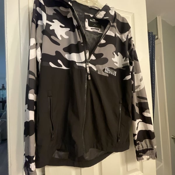 Hollister Epic Flex Camo Windbreaker Size S Black Gray Hooded Jacket