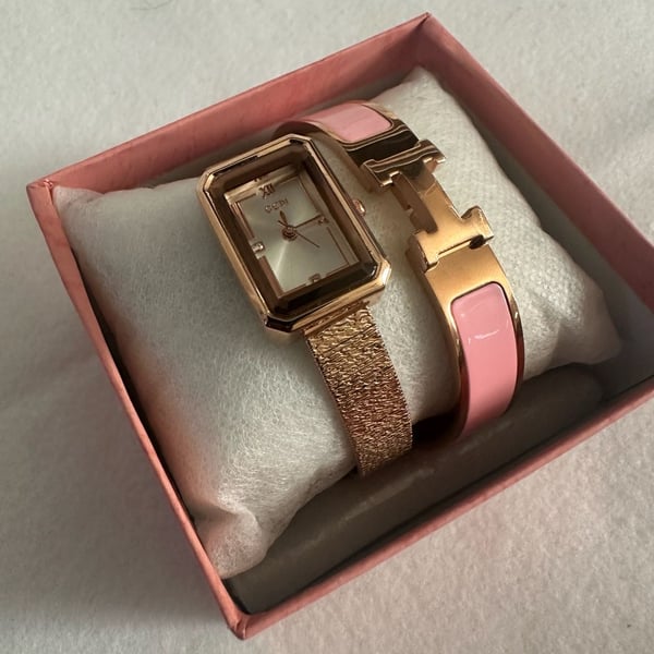 Elegant Gold-Tone Watch & Bracelet Set