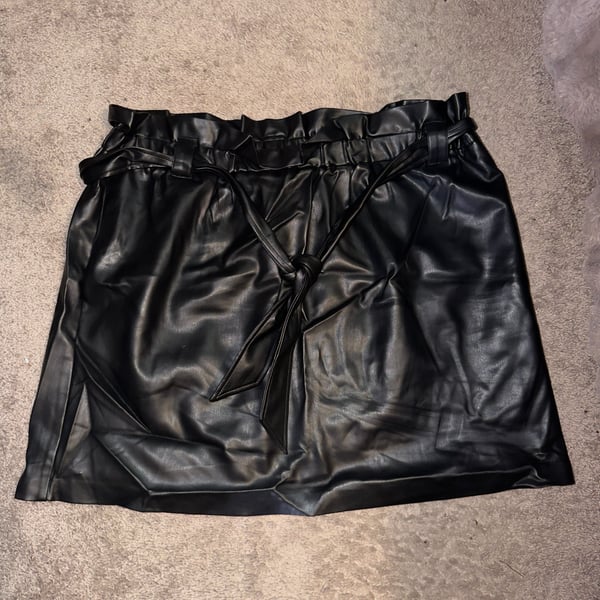 Eloquii Faux Leather Paperbag Mini Skirt Size 20 Black Belted