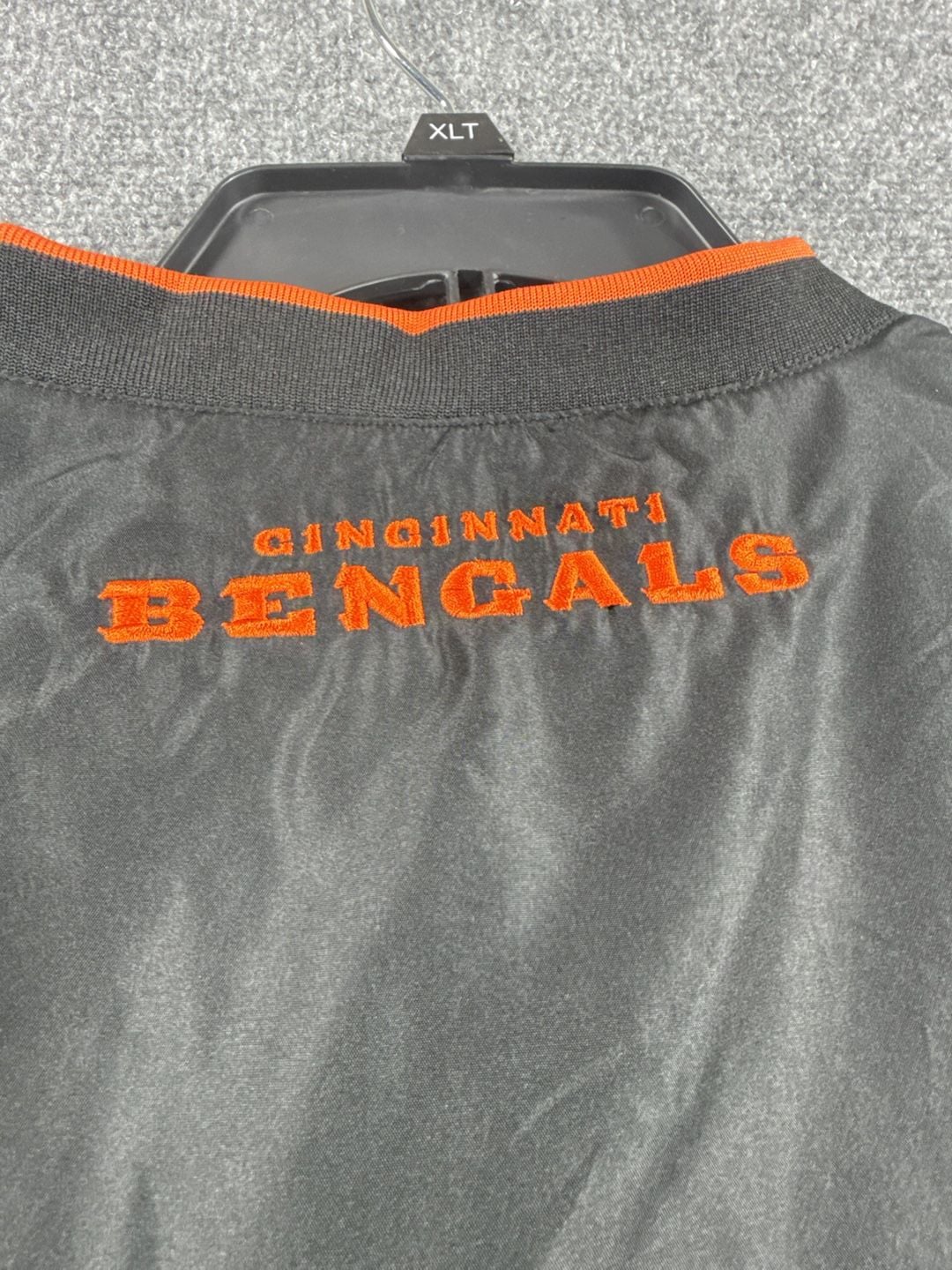 NFL Combine Cincinnati Bengals Crossover Vneck Pullover Size XL Black NWT 12