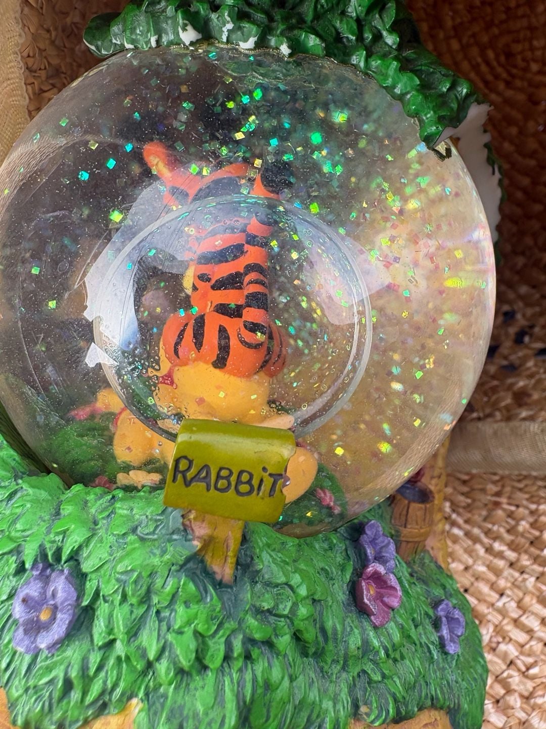 Disney Winnie The Pooh And Tigger Rumbly Tumbly Friends Snow Globe Clock 10