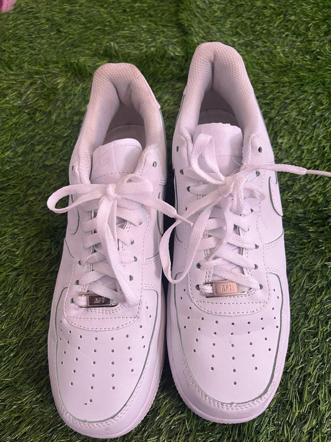 Nike Air Force 1 Size 8.5 White Sneakers 2
