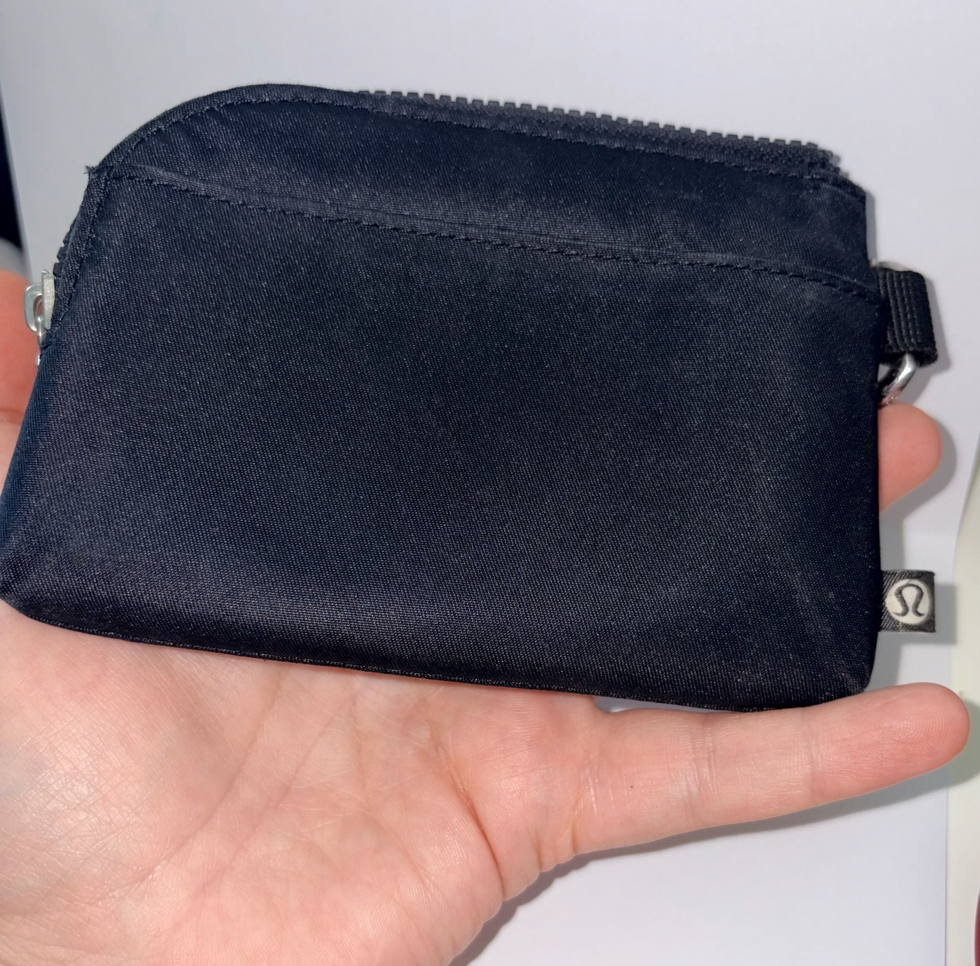 Lululemon Clippable Card Pouch Black Wallet 4