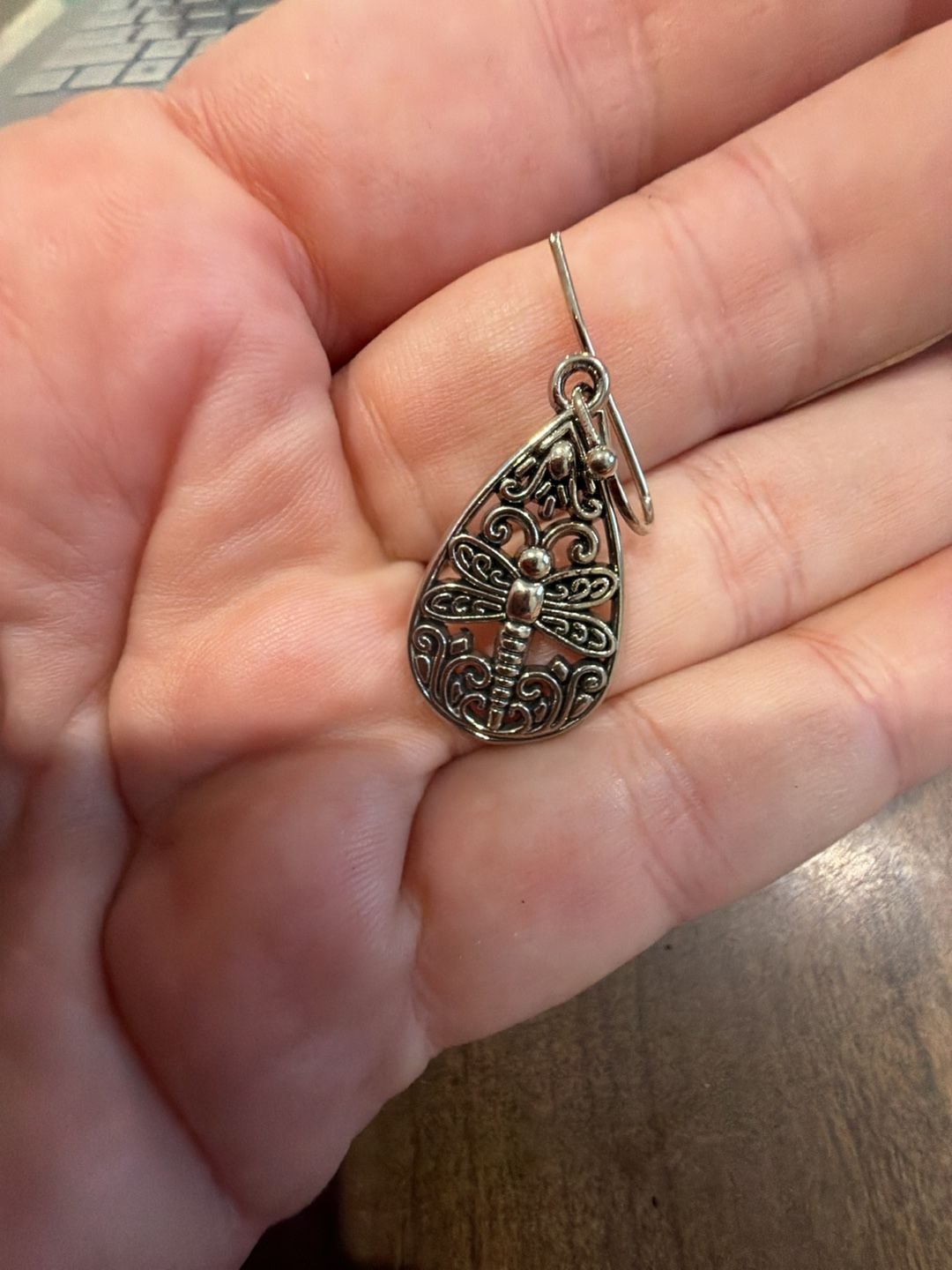 Unbranded Dragonfly Teardrop Filigree Earrings Silver Tone 3