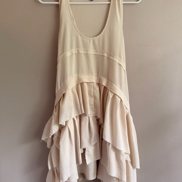 Ladies L Beige Chiffon Ruffle Tiered Asymmetrical Sleeveless Maternity Top Dress