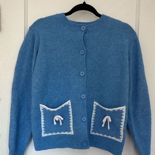 Grandma Blue Knit Cardigan Coquette Bow Pockets Scalloped Edges Prairie Cottagecore S