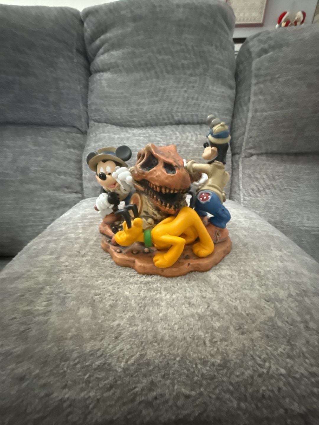 Disney Big Dig In The Boneyard Mickey Pluto Goofy Figurine Animal Kingdom. 2