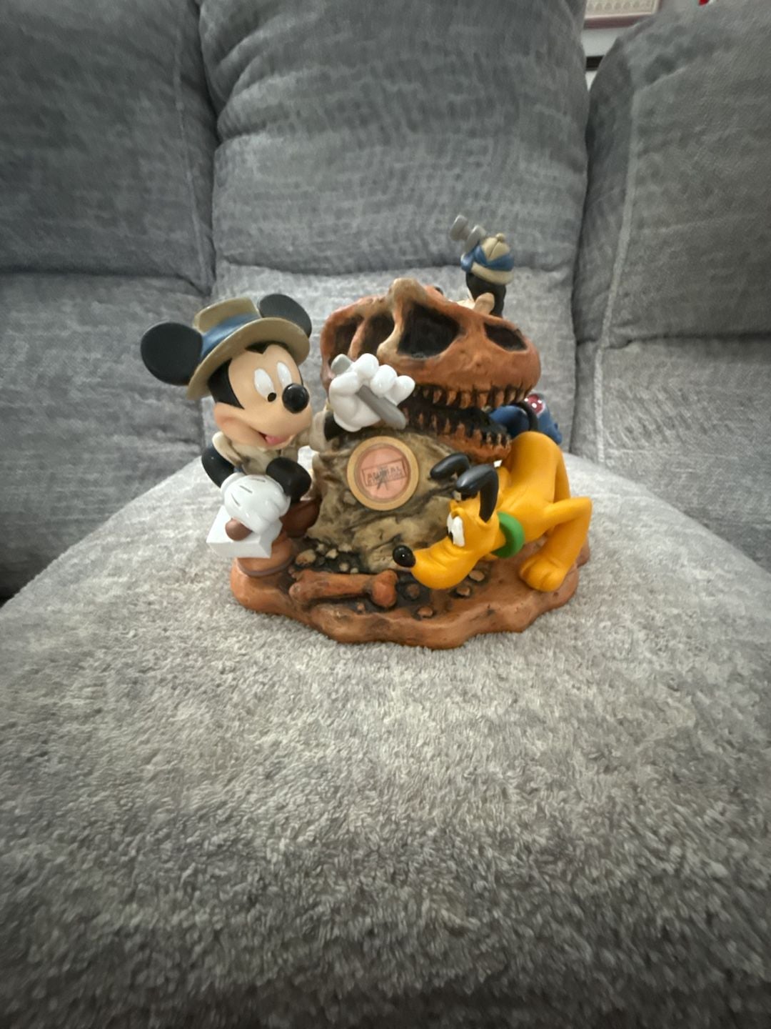 Disney Big Dig In The Boneyard Mickey Pluto Goofy Figurine Animal Kingdom. 3