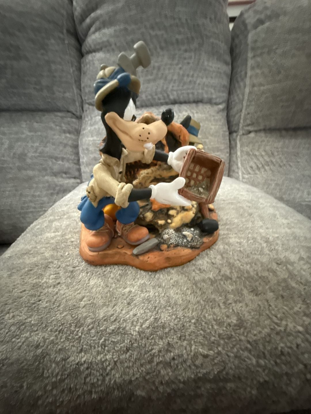 Disney Big Dig In The Boneyard Mickey Pluto Goofy Figurine Animal Kingdom. 5