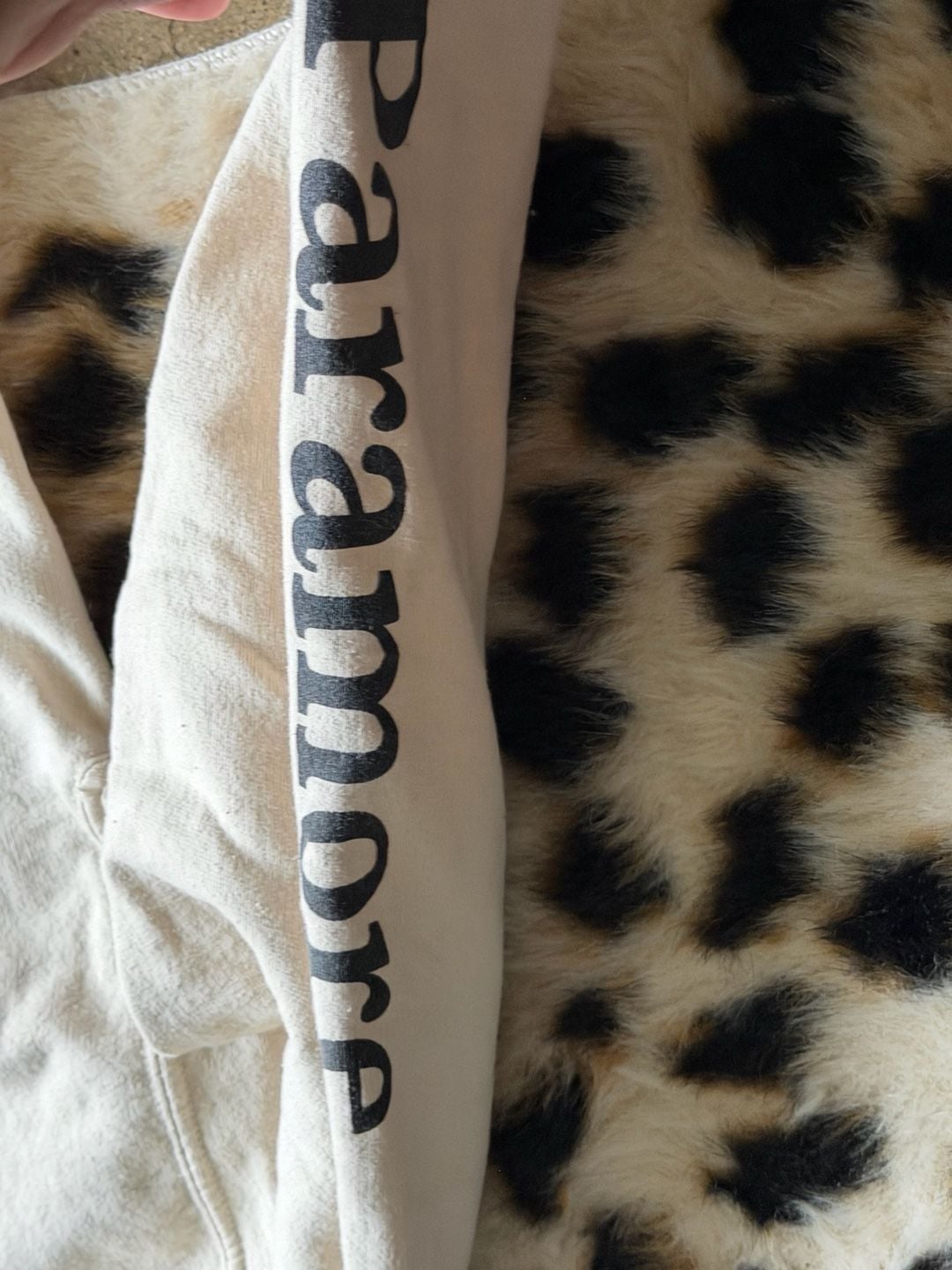 Gildan Paramore Graphic Hoodie Size 2XL Cream 5