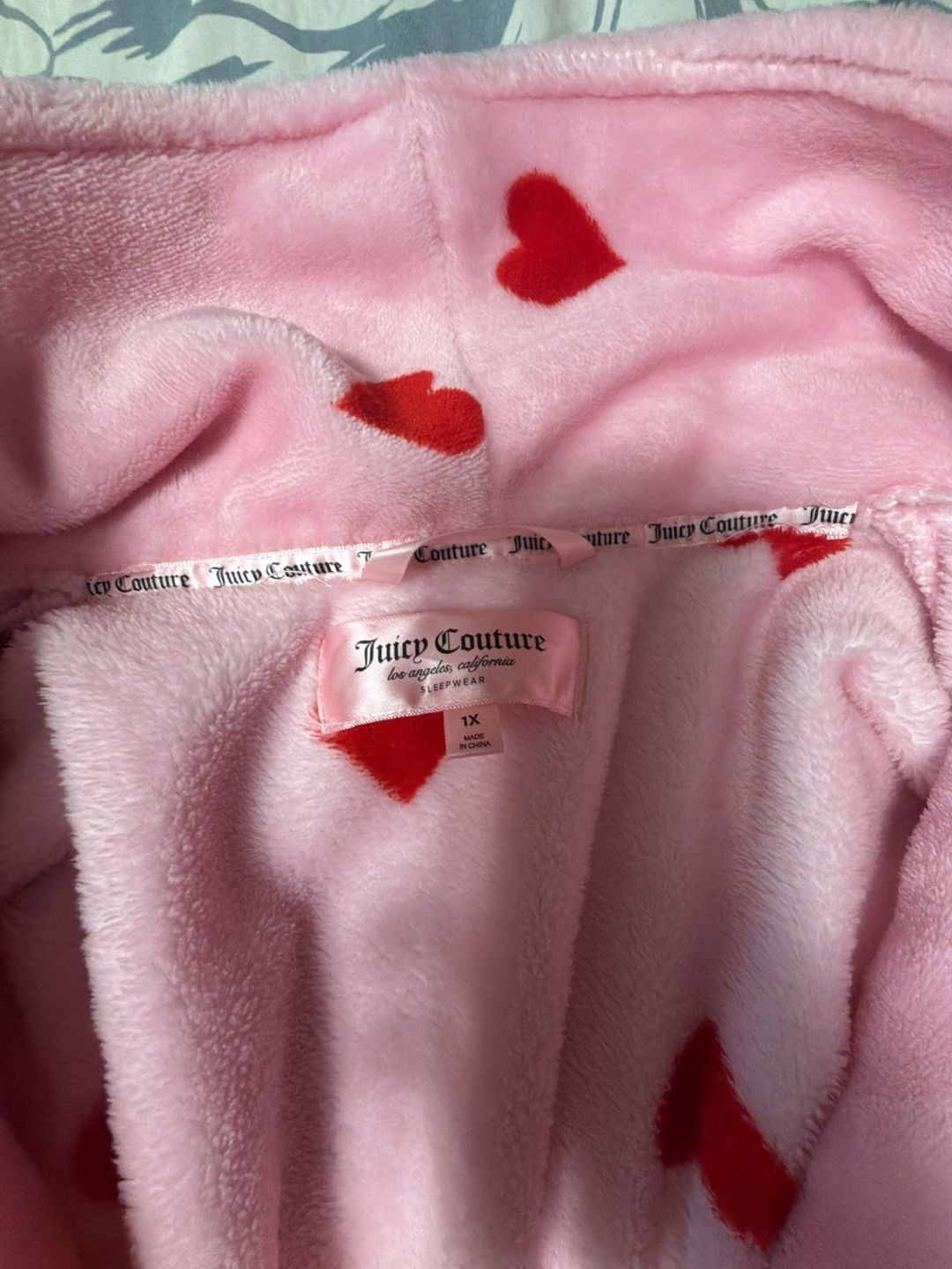 Juicy Couture Plush Robe Size 1X Pink Red Hearts Sleepwear 4