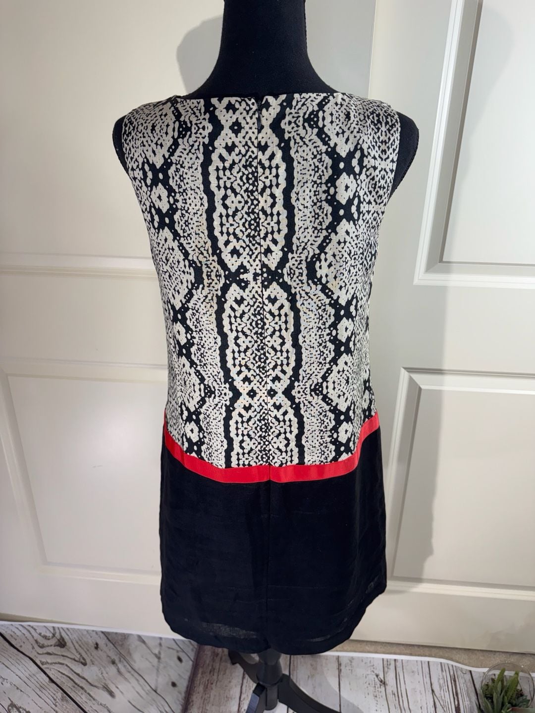 Ann Taylor LOFT Black and Cream Snake Print Linen Shift Dress Size 4 3