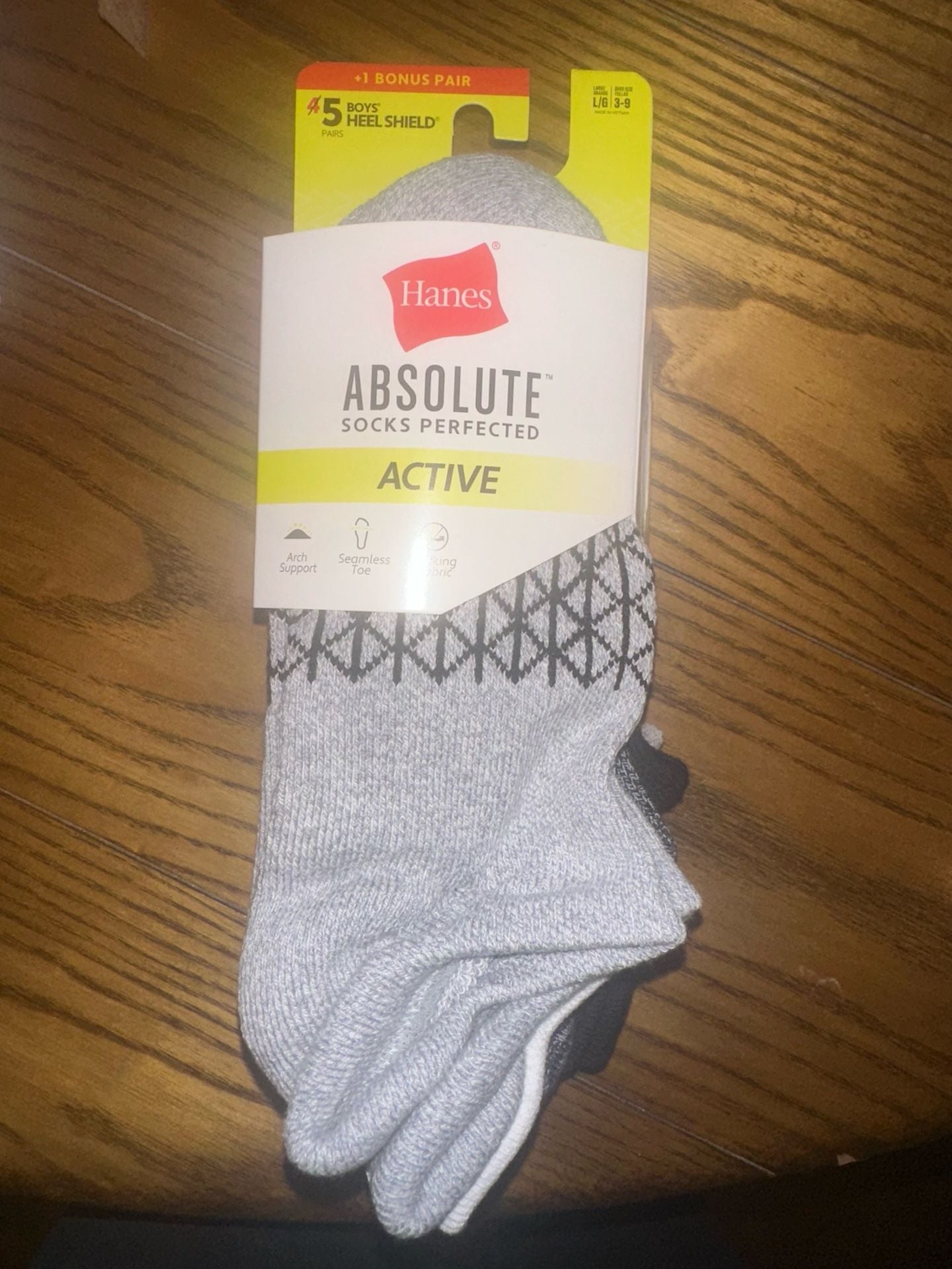 Hanes Absolute Active Boys Heel Shield Socks Size L 3-9 1
