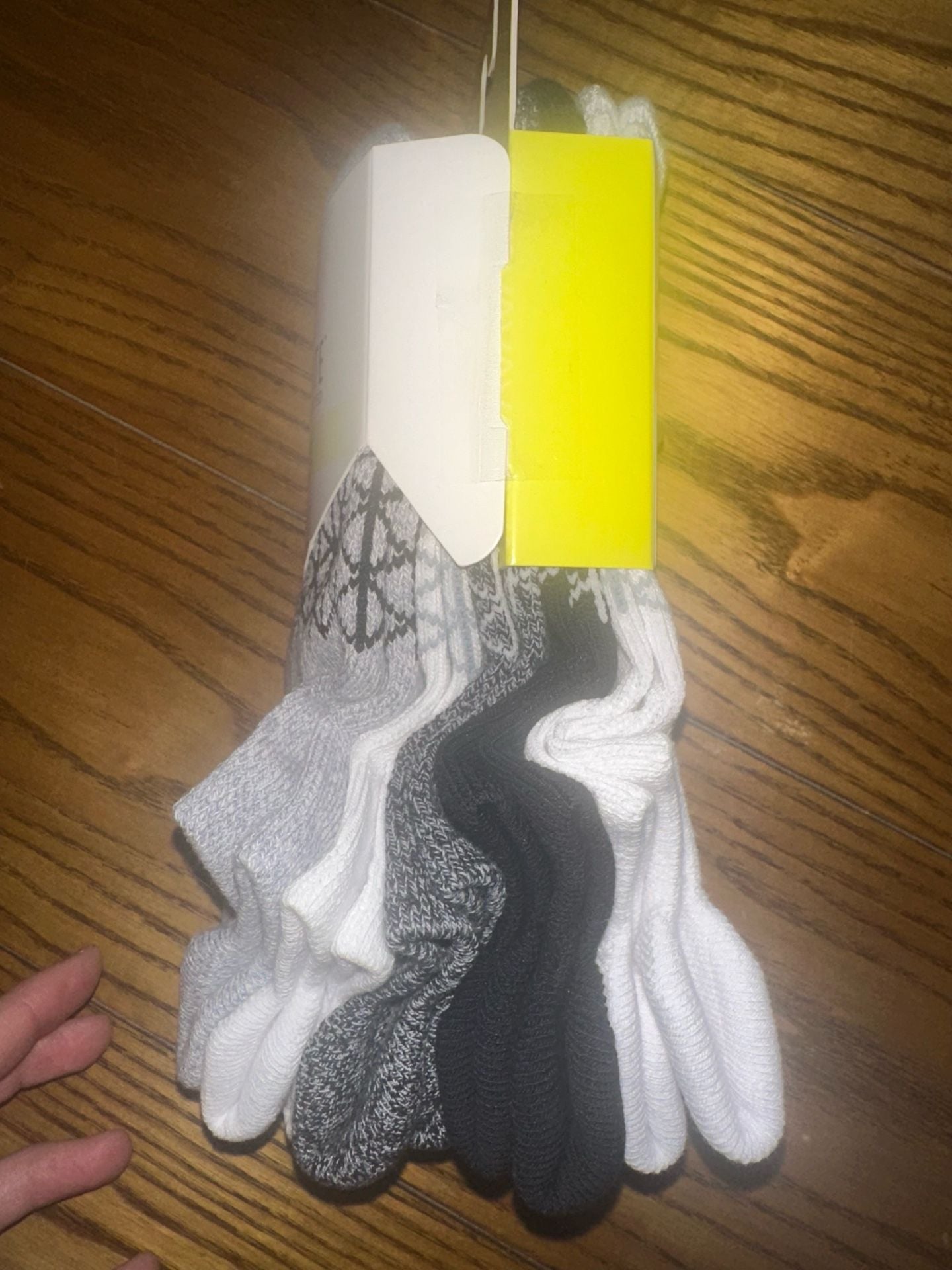 Hanes Absolute Active Boys Heel Shield Socks Size L 3-9 3