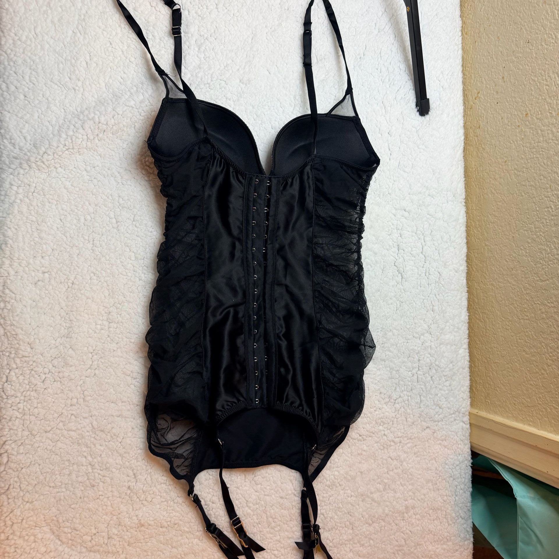 Victoria's Secret Corset Size 34B Black Rhinestone 3