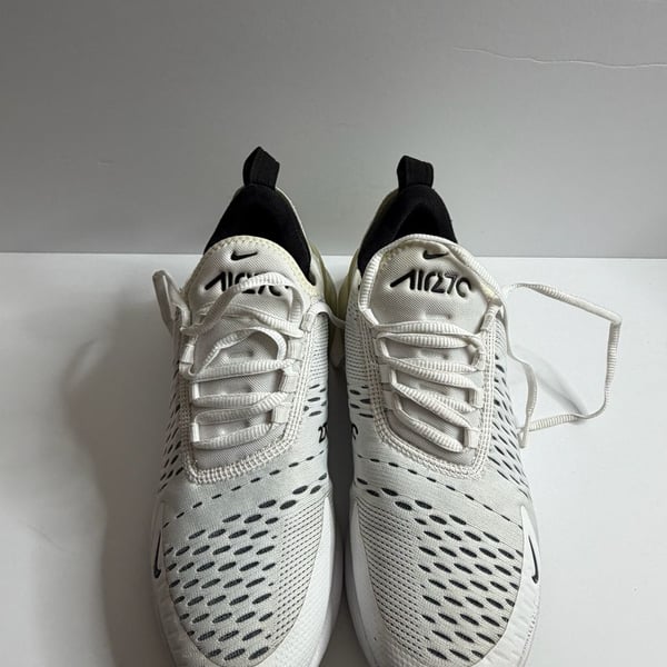 Nike Air Max 270 Size 7.5 White Black Casual Sneakers