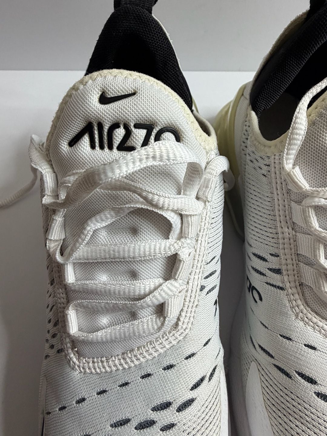 Nike Air Max 270 Size 7.5 White Black Casual Sneakers 6