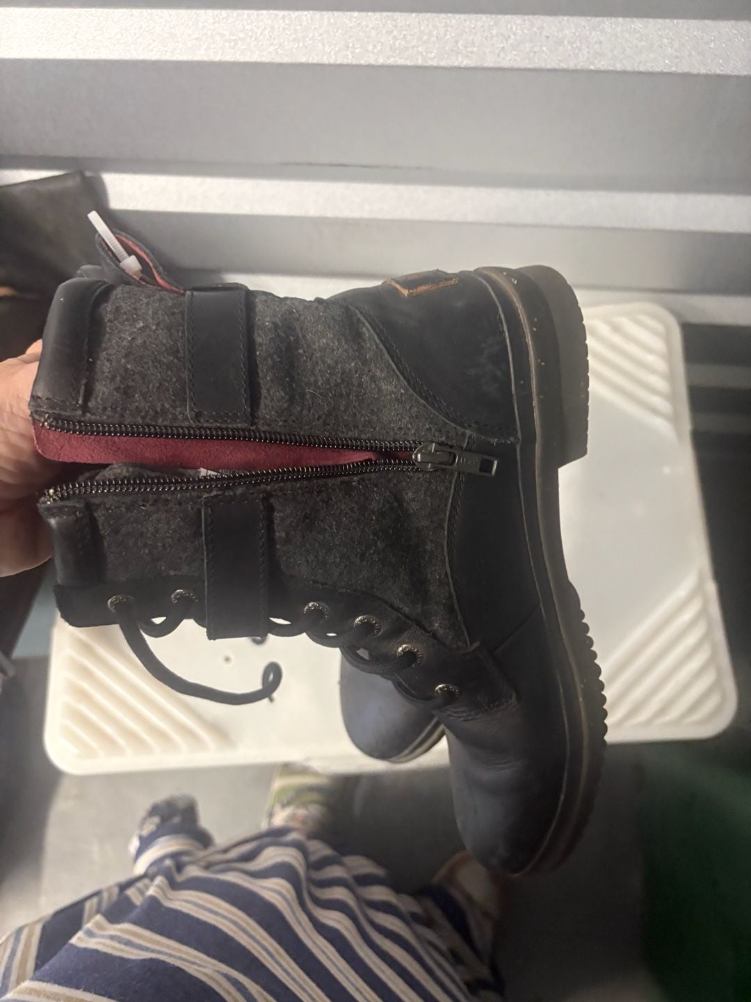 UGG Kesey Boots Size 7.5 Black Leather Waterproof Wool 3