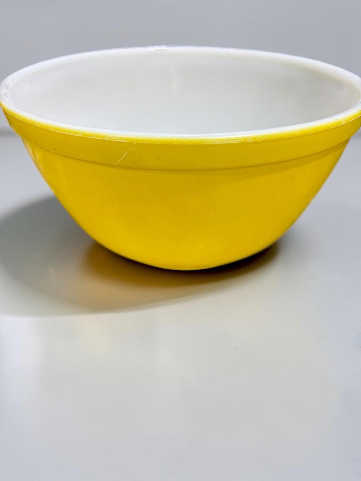 Pyrex Mixing Bowl 402 Yellow 1.5 QT Vintage Ovenware 2