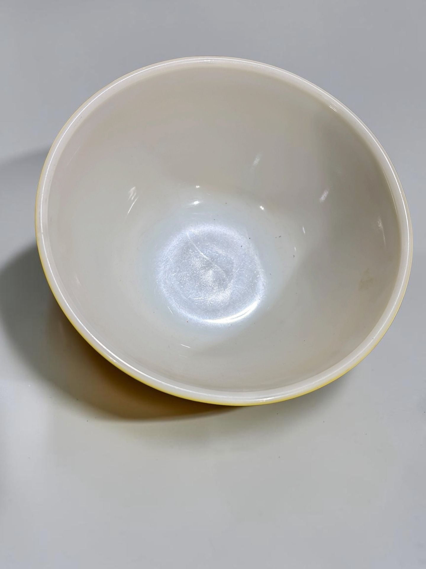 Pyrex Mixing Bowl 402 Yellow 1.5 QT Vintage Ovenware 3