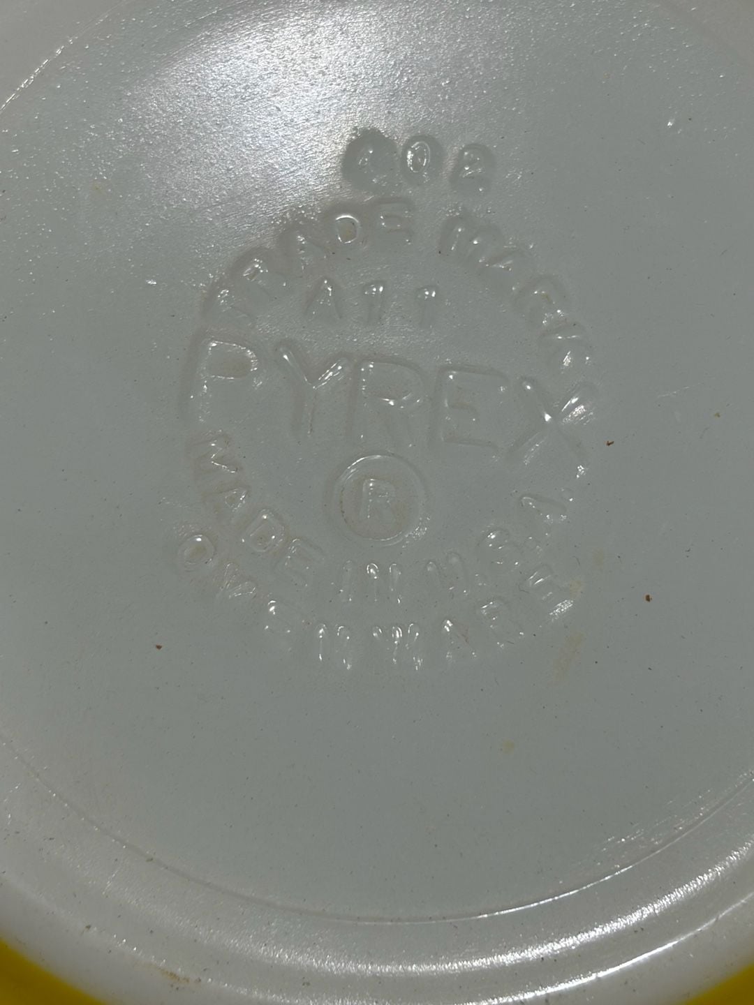 Pyrex Mixing Bowl 402 Yellow 1.5 QT Vintage Ovenware 5