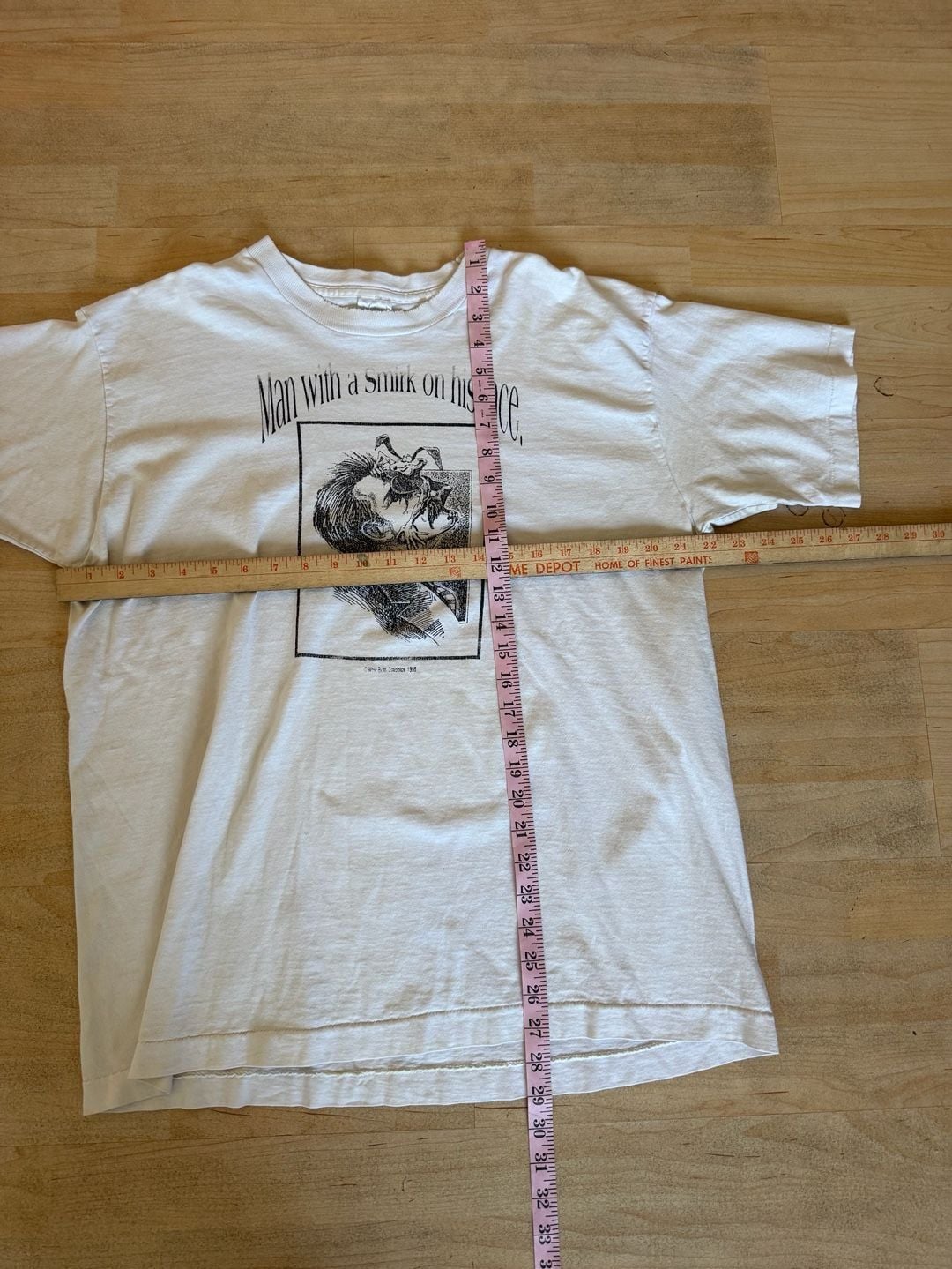 Fruit of the Loom Man With a Smirk on His Face T-Shirt Size XL White 7