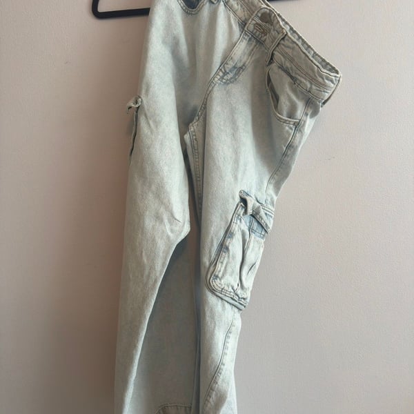 Aeropostale Baggy Wide Leg Cargo Size 8R Light Wash Jeans