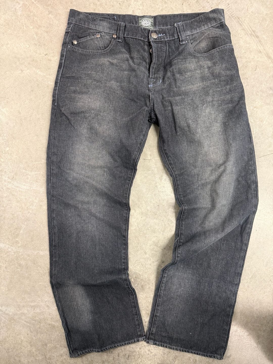 Rock & Republic Jeans Size 42 Black Wash Denim Straight Leg 2